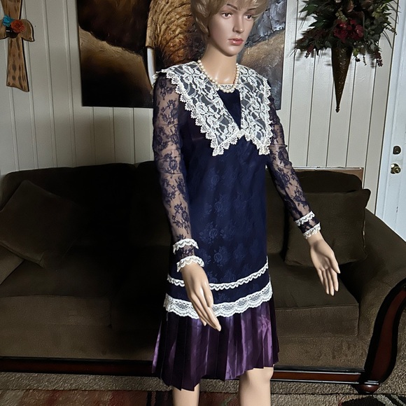 Jessica McClintock • Size 8 • Vintage • Dress • Purple • Floral Lace • Victorian - Picture 9 of 16